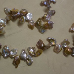 Keshi Perlen 14-16m,  goldplattierte Zwischenteile