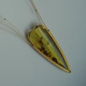 grüner Bernstein, Gold 900/000