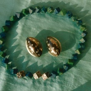 Granit gr&uuml;n-blau,
Silber, Palladium 500/000