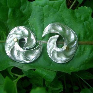 Samenkapseln-Silber, 
Gold 750/000